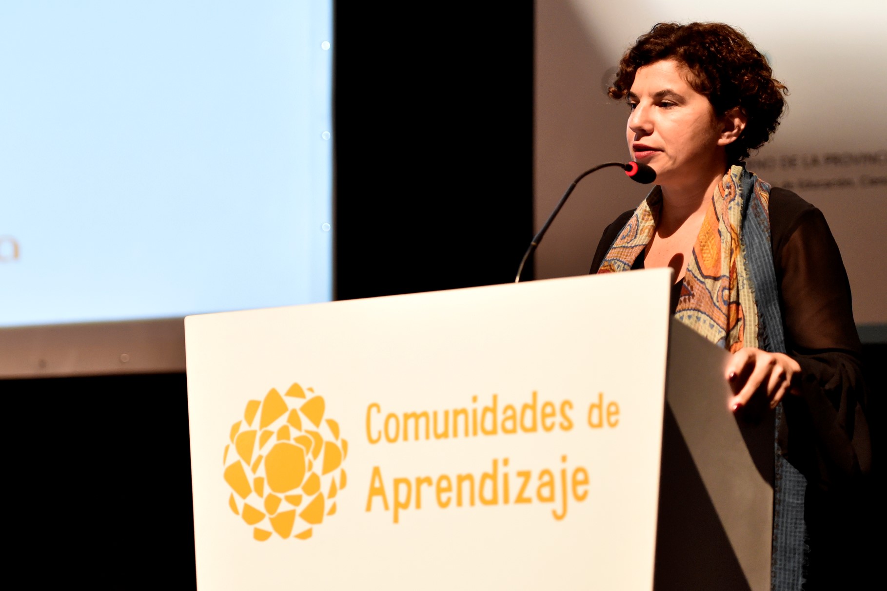 Julia Pomares, directora ejecutiva de CIPPEC en el V Foro Internacional de Comunidades de Aprendizaje, llevado a cabo en la provincia de Salta