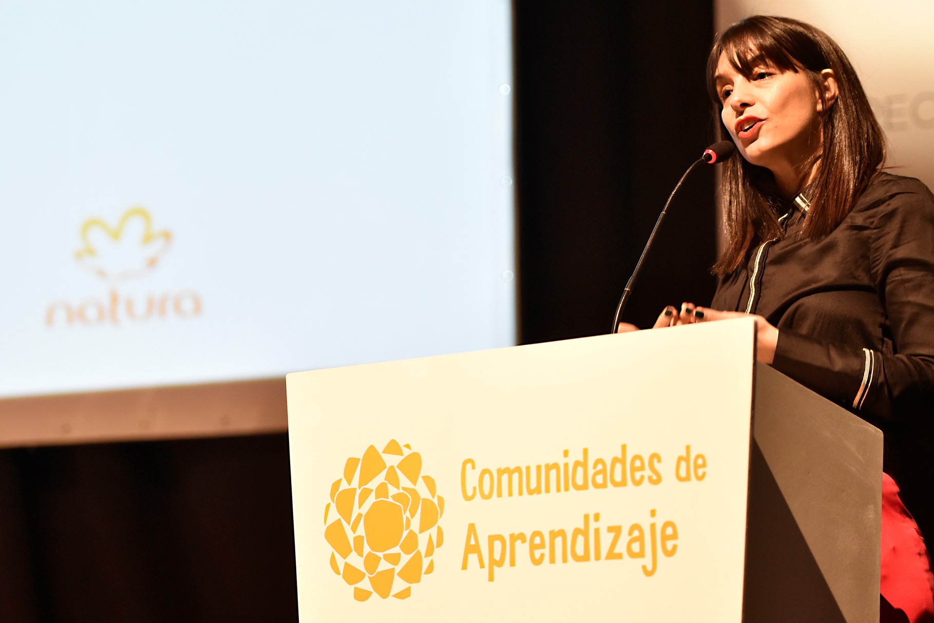 Sabina Zaffora, gerente de Sustentabilidad de Natura presente en el V Foro Internacional de Comunidades de Aprendizaje - CIPPEC